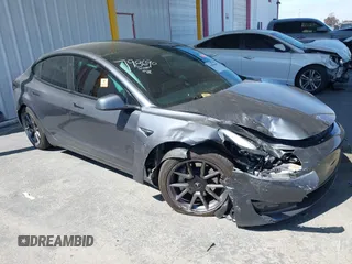 2023 Tesla Model 3 z VIN 5YJ3E1EA5PF639346, wystawiony jako IAAI lot #41896608 z przebiegiem 25 618 mil mil oraz . Historia ofert i sprzedaży dostępna na DreamBid. Obrazek 12.
