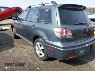 2003 Mitsubishi Outlander XLS with VIN JA4LX41G43U091082, listed as a IAAI auction lot 41463088 with 232,244 mi miles. Bid and sale history available at carsss.com. Image 3.