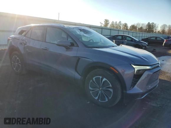 2024 Chevrolet Blazer EV eAWD LT z VIN 3GNKDBRJ3RS217088, wystawiony jako Copart lot #48150655 z przebiegiem 1 777 mil mil oraz Szkoda całkowita • Salvage title. Historia ofert i sprzedaży dostępna na DreamBid. Obrazek 4.