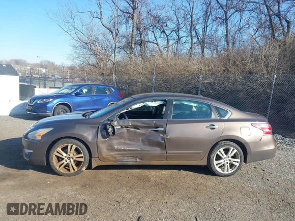 2015 Nissan Altima SL z VIN 1N4BL3AP6FC204134, wystawiony jako IAAI lot #41752752 z przebiegiem 138 754 mil mil oraz . Historia ofert i sprzedaży dostępna na DreamBid. Obrazek 14.