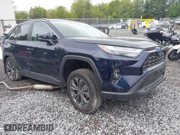 2024 Toyota RAV4 Hybrid XLE Premium с VIN 2T3B6RFV6RW064860, выставлен на аукционе IAAI как лот 41913376 с пробегом 8 125 миль миль и . История ставок и продаж доступна на DreamBid. Изображение 1.