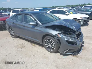 2025 Volkswagen Jetta SE with VIN 3VW7X7BU5SM004304, listed as a IAAI auction lot 42441402 with 13,123 mi miles and . Bid and sale history available at DreamBid. Image 1.