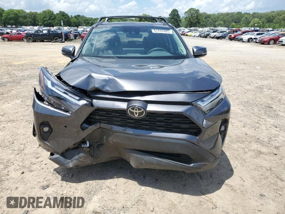 2024 Toyota RAV4 XLE Premium z VIN 2T3C1RFV3RW344089, wystawiony jako Copart lot #61747485 z przebiegiem 18 447 mil mil oraz Szkoda całkowita • Salvage title. Historia ofert i sprzedaży dostępna na DreamBid. Obrazek 5.