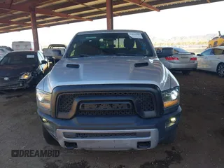 2017 Ram 1500 Rebel z VIN 1C6RR7YT9HS595619, wystawiony jako IAAI lot #41892988 z przebiegiem 115 388 mil mil oraz . Historia ofert i sprzedaży dostępna na DreamBid. Obrazek 12.