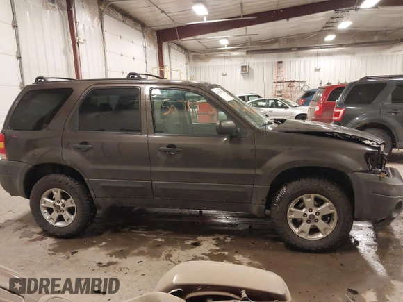2006 Ford Escape XLT with VIN 1FMYU03Z46KD45641, listed as a IAAI auction lot 41395071 with 120,052 mi miles. Bid and sale history available at carsss.com. Image 13.