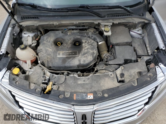 2018 Lincoln MKC Premiere z VIN 5LMCJ1C9XJUL07396, wystawiony jako Copart lot #54317485 z przebiegiem 185 589 mil mil oraz Szkoda całkowita • Salvage title. Historia ofert i sprzedaży dostępna na DreamBid. Obrazek 12.