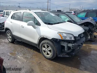 2015 Chevrolet Trax LT with VIN KL7CJRSB0FB087549, listed as a IAAI auction lot 41696921 with 137,532 mi miles. Bid and sale history available at carsss.com. Image 1.