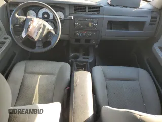 2008 Dodge Dakota Bighorn/Lonestar z VIN 1D7HE38KX8S570119, wystawiony jako Copart lot #74081024 z przebiegiem 129 665 mil mil oraz Szkoda całkowita • Salvage title. Historia ofert i sprzedaży dostępna na DreamBid. Obrazek 8.