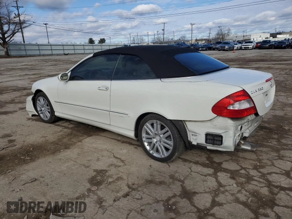 2008 Mercedes-Benz CLK 350 с VIN WDBTK56FX8F251132, выставлен на аукционе Copart как лот 87367514 с пробегом Не указан миль и Списание • Salvage title. История ставок и продаж доступна на DreamBid. Изображение 2.