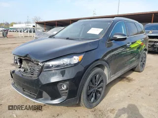 2020 Kia Sorento EX z VIN 5XYPHDA58LG708648, wystawiony jako IAAI lot #42022837 z przebiegiem 80 127 mil mil oraz . Historia ofert i sprzedaży dostępna na DreamBid. Obrazek 2.