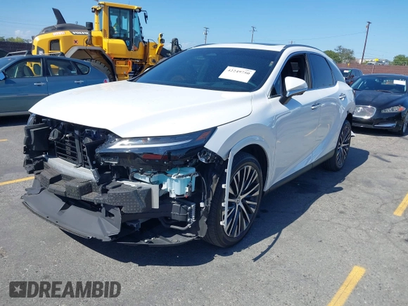 2024 Lexus RX 350h z VIN 2T2BBMCA8RC035933, wystawiony jako IAAI lot #42249750 z przebiegiem 33 181 mil mil oraz . Historia ofert i sprzedaży dostępna na DreamBid. Obrazek 2.