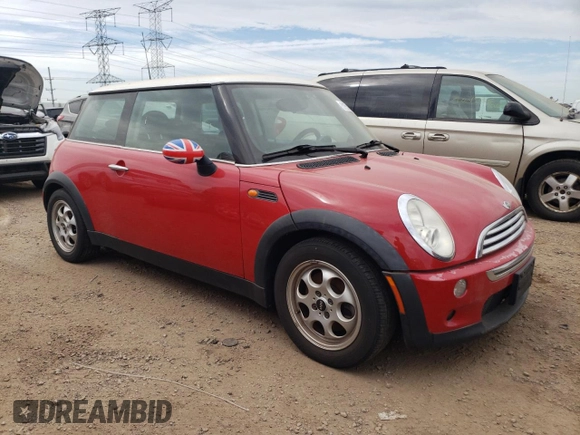 2005 MINI Hardtop with VIN WMWRC33475TC59069, listed as a Copart auction lot 51551605 with 87,900 mi miles and Clean title. Bid and sale history available at DreamBid. Image 4.