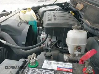 2005 Dodge 1500 SLT z VIN 1D7HA18N25J544237, wystawiony jako IAAI lot #42922028 z przebiegiem 274 181 mil mil oraz . Historia ofert i sprzedaży dostępna na DreamBid. Obrazek 12.