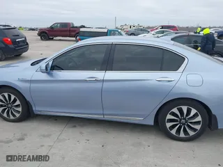 2017 Honda Accord Hybrid with VIN JHMCR6F32HC010979, listed as a IAAI auction lot 41359613 with 29,823 mi miles. Bid and sale history available at carsss.com. Image 14.