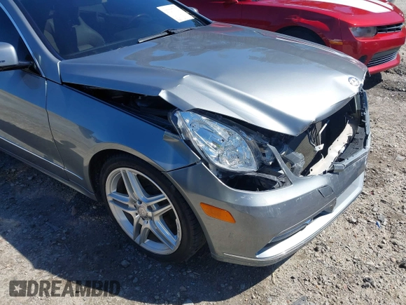 2013 Mercedes-Benz E-Class E 350 with VIN WDDKJ8JB3DF210590, listed as a IAAI auction lot 41813869 with 77,247 mi miles. Bid and sale history available at carsss.com. Image 17.
