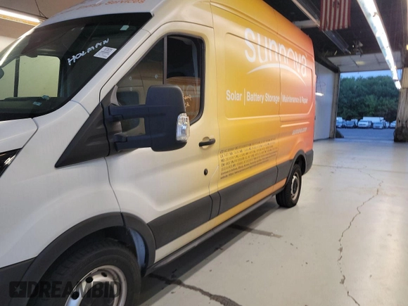 2023 Ford Transit Cargo с VIN 1FTBR1X89PKA75830, выставлен на аукционе IAAI как лот 42907933 с пробегом 17 668 миль миль и . История ставок и продаж доступна на DreamBid. Изображение 2.