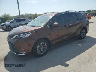 2021 Toyota Sienna XLE with VIN 5TDYRKEC1MS045992, listed as a Copart auction lot 52883385 with 47,847 mi miles and Clean Title. Bid and sale history available at DreamBid. Image 1.
