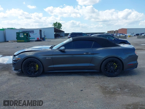 2018 Ford Mustang EcoBoost Premium z VIN 1FATP8UHXJ5115514, wystawiony jako IAAI lot #42438516 z przebiegiem 96 304 mil mil oraz . Historia ofert i sprzedaży dostępna na DreamBid. Obrazek 14.
