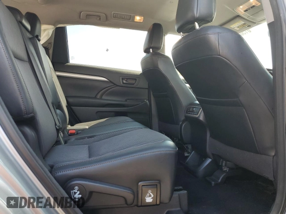 2018 Toyota Highlander LE with VIN 5TDBZRFH0JS809397, listed as a Copart auction lot 61502315 with 131,864 mi miles and Salvage title. Bid and sale history available at DreamBid. Image 11.