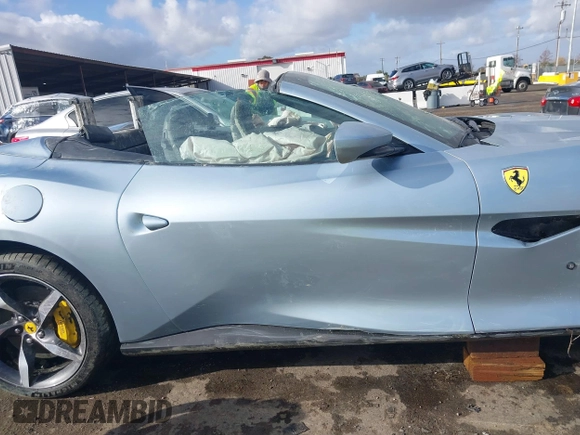 2022 Ferrari Portofino z VIN ZFF02RPA0N0278807, wystawiony jako IAAI lot #41012890 z przebiegiem 5325 mil mil oraz . Historia ofert i sprzedaży dostępna na DreamBid. Obrazek 14.