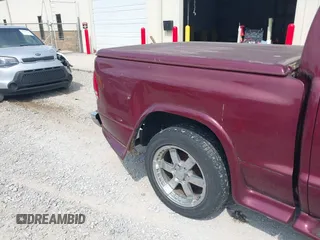 2001 Dodge Dakota Sport with VIN 1B7HL2AN91S278613, listed as a IAAI auction lot 42047239 with 178,321 mi miles and . Bid and sale history available at carsss.com. Image 6.