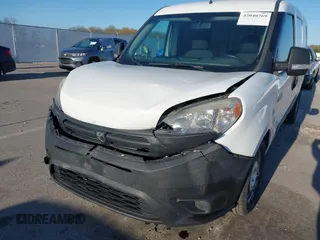 2017 Ram ProMaster City Cargo Tradesman z VIN ZFBERFAB0H6D59068, wystawiony jako IAAI lot #42040769 z przebiegiem 126 308 mil mil oraz . Historia ofert i sprzedaży dostępna na DreamBid. Obrazek 6.