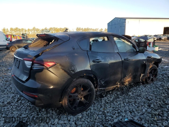 2022 Maserati Levante Modena S with VIN ZN661ZUM5NX396321, listed as a Copart auction lot 87076404 with 38,546 mi miles and Salvage Title. Bid and sale history available at carsss.com. Image 3.