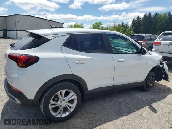 2021 Buick Encore GX Preferred z VIN KL4MMCSL8MB174725, wystawiony jako Copart lot #57096485 z przebiegiem 51 071 mil mil oraz Szkoda całkowita • Salvage title. Historia ofert i sprzedaży dostępna na DreamBid. Obrazek 3.