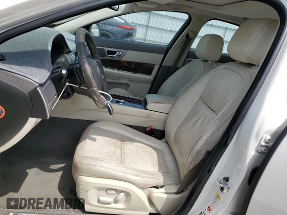 2009 Jaguar XF Premium Luxury with VIN SAJWA06B09HR36751, listed as a Copart auction lot 51799935 with Not Provided miles and Salvage Title. Bid and sale history available at DreamBid. Image 7.