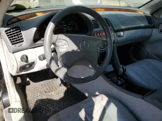2003 Mercedes-Benz CLK 320 z VIN WDBLK65G43T131711, wystawiony jako Copart lot #48130915 z przebiegiem Nie podano mil oraz Szkoda całkowita • Salvage title. Historia ofert i sprzedaży dostępna na DreamBid. Obrazek 8.