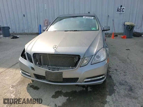 2013 Mercedes-Benz E 350 Luxury with VIN WDDHF8JB1DA685406, listed as a Copart auction lot 60195845 with 126,140 mi miles and Salvage title. Bid and sale history available at DreamBid. Image 14.