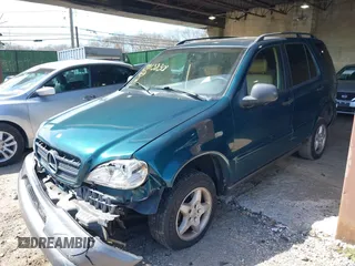1998 Mercedes-Benz M-Class with VIN 4JGAB54E0WA024864, listed as a IAAI auction lot 39138301 with 200,546 mi miles. Bid and sale history available at carsss.com. Image 2.