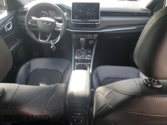 2023 Jeep Compass Trailhawk z VIN 3C4NJDDN0PT556600, wystawiony jako Copart lot #51180055 z przebiegiem 14 664 mil mil oraz Szkoda całkowita • Salvage title. Historia ofert i sprzedaży dostępna na DreamBid. Obrazek 8.