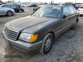 1993 Mercedes-Benz 500 z VIN WDBGA51E3PA109767, wystawiony jako Copart lot #44822475 z przebiegiem 143 190 mil mil oraz Tytuł czysty. Historia ofert i sprzedaży dostępna na DreamBid. Obrazek 1.