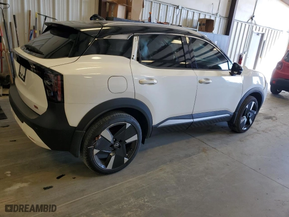 2025 Nissan Kicks SR with VIN 3N8AP6DCXSL307662, listed as a Copart auction lot 89303155 with 685 mi miles and Salvage Title. Bid and sale history available at carsss.com. Image 3.