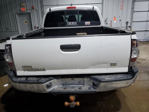 2015 Toyota Tacoma with VIN 3TMLU4EN8FM183988, listed as a Copart auction lot 44211605 with 90,205 mi miles and Salvage Title. Bid and sale history available at carsss.com. Image 6.