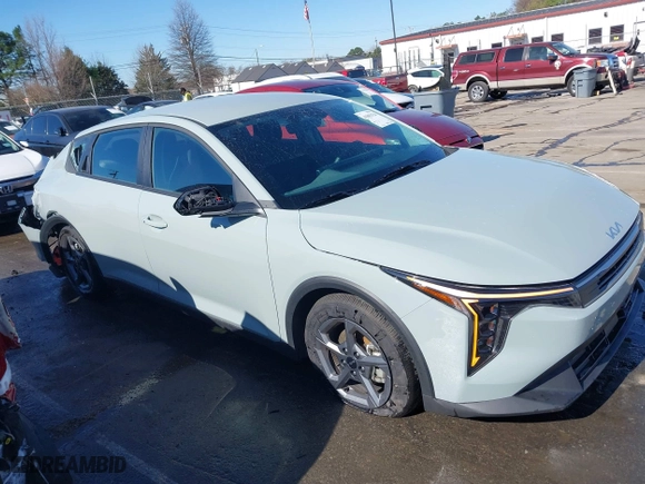 2025 Kia K4 LXS with VIN 3KPFT4DE2SE040962, listed as a IAAI auction lot 41803324 with 3,362 mi miles. Bid and sale history available at carsss.com. Image 13.