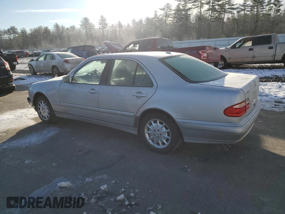 2001 Mercedes-Benz E-Class AWD with VIN WDBJF82J91X045050, listed as a Copart auction lot 41681525 with 0 mi miles and Salvage Title. Bid and sale history available at carsss.com. Image 2.