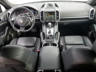 2013 Porsche Cayenne Diesel z VIN WP1AF2A29DLA24699, wystawiony jako Copart lot #52603275 z przebiegiem 99 387 mil mil oraz Szkoda całkowita • Salvage title. Historia ofert i sprzedaży dostępna na DreamBid. Obrazek 8.