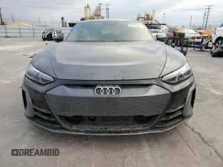 2023 Audi e-tron GT Premium Plus z VIN WAUCJBFW4P7005802, wystawiony jako Copart lot #84640904 z przebiegiem Nie podano mil oraz Szkoda całkowita • Salvage title. Historia ofert i sprzedaży dostępna na DreamBid. Obrazek 5.