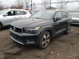 2019 Volvo XC40 Momentum z VIN YV4162UK8K2122135, wystawiony jako Copart lot #36300303 z przebiegiem 22 838 mil mil oraz . Historia ofert i sprzedaży dostępna na DreamBid. Obrazek 1.
