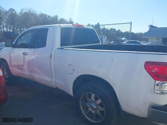 2011 Toyota Tundra 4WD Truck with VIN 5TFUM5F15BX023822, listed as a IAAI auction lot 41910977 with NaN miles. Bid and sale history available at carsss.com. Image 14.
