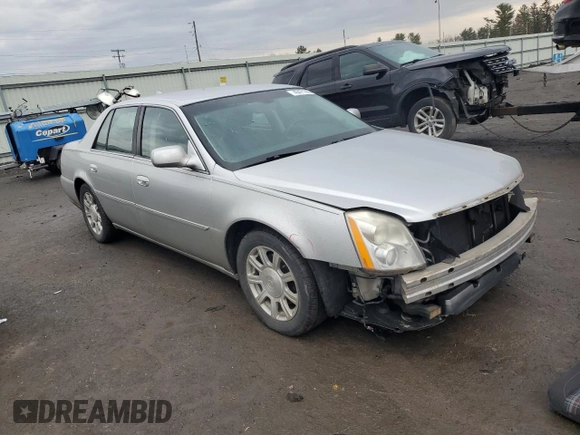 2010 Cadillac DTS 1SA z VIN 1G6KA5EY0AU125918, wystawiony jako Copart lot #45471305 z przebiegiem 56 685 mil mil oraz Szkoda całkowita • Salvage title. Historia ofert i sprzedaży dostępna na DreamBid. Obrazek 4.
