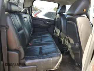 2007 GMC Sierra Denali z VIN 2GTEK638171707014, wystawiony jako Copart lot #42591155 z przebiegiem 263 123 mil mil oraz Szkoda całkowita • Salvage title. Historia ofert i sprzedaży dostępna na DreamBid. Obrazek 10.