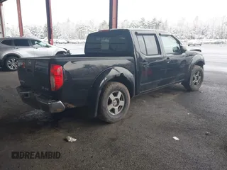 2006 Nissan Frontier SE z VIN 1N6AD07W06C420090, wystawiony jako IAAI lot #41999474 z przebiegiem 112 400 mil mil oraz . Historia ofert i sprzedaży dostępna na DreamBid. Obrazek 4.