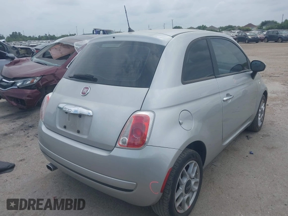 2013 FIAT 500 Pop z VIN 3C3CFFAR6DT633062, wystawiony jako IAAI lot #42302507 z przebiegiem 184 023 mil mil oraz . Historia ofert i sprzedaży dostępna na DreamBid. Obrazek 4.