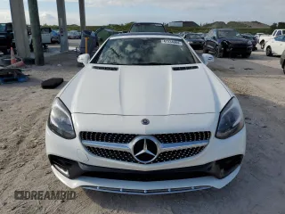 2020 Mercedes-Benz SLC 300 z VIN W1KPK3JA8LF170891, wystawiony jako Copart lot #47234064 z przebiegiem 23 270 mil mil oraz . Historia ofert i sprzedaży dostępna na DreamBid. Obrazek 5.