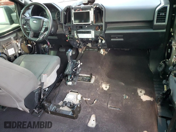 2018 Ford F-150 XL с VIN 1FTEW1C50JKF19590, выставлен на аукционе Copart как лот 61904845 с пробегом 41 038 миль миль и Списание • Salvage title. История ставок и продаж доступна на DreamBid. Изображение 8.