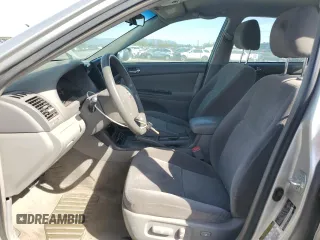 2005 Toyota Camry STD z VIN 4T1BE32KX5U540557, wystawiony jako Copart lot #50408435 z przebiegiem 268 848 mil mil oraz Szkoda całkowita • Salvage title. Historia ofert i sprzedaży dostępna na DreamBid. Obrazek 7.