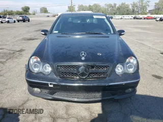 2005 Mercedes-Benz C 230 Kompressor z VIN WDBRF40J55F704686, wystawiony jako Copart lot #54995365 z przebiegiem 247 576 mil mil oraz Szkoda całkowita • Salvage title. Historia ofert i sprzedaży dostępna na DreamBid. Obrazek 5.